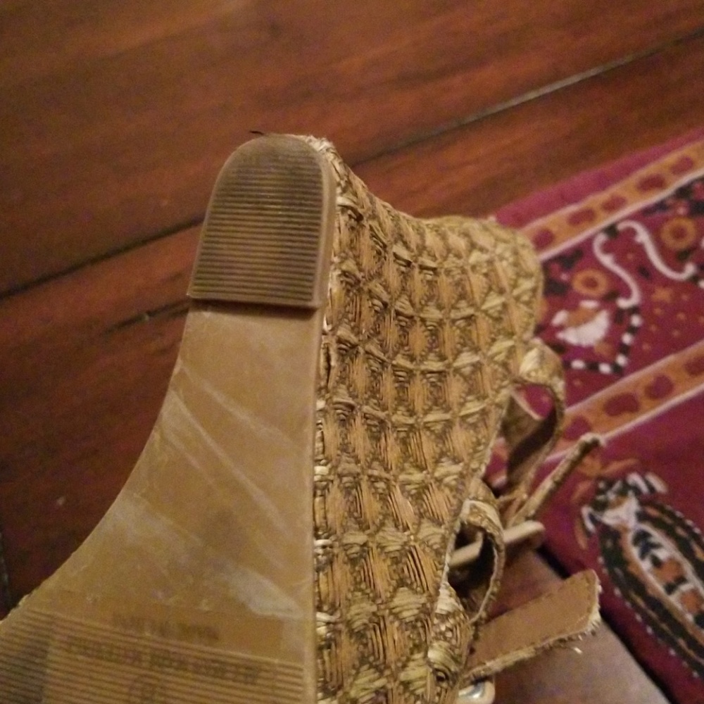 Sandles - Picture 4 of 4